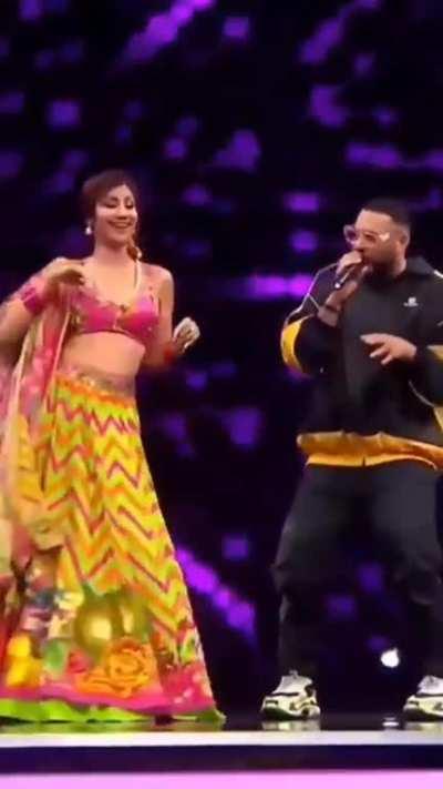 Mommy Shilpa with Her Moves!