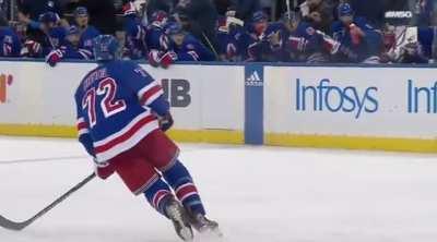Shesterkin’s pass to Halak during Rangers vs Canucks game