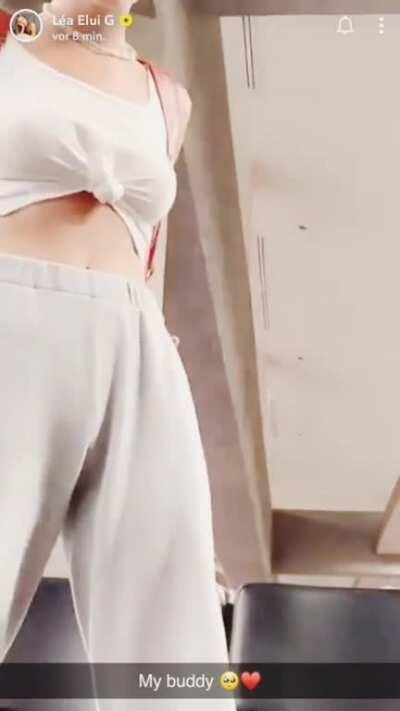 Slowmo bouncy no bra ♥️