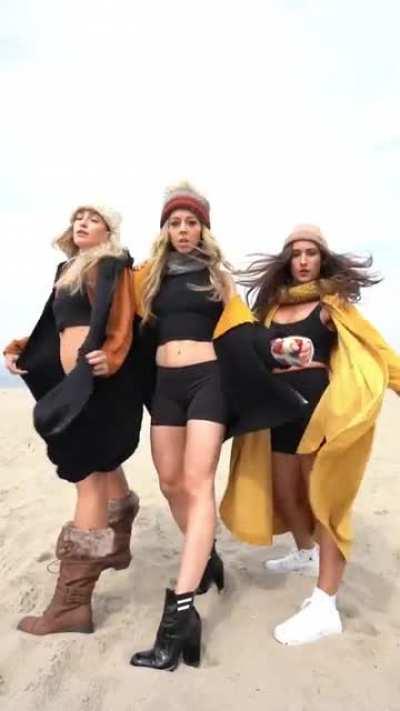 Lindsey Stirling Gives Up the Navel AGAIN!