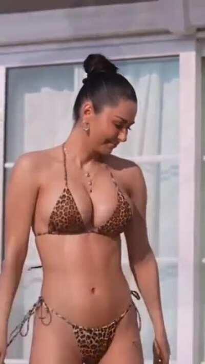 Helga got it going on (@helga_model)