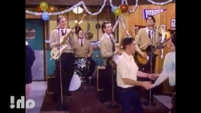 ah! - “Holly in September” (Earth, Wind & Fire, Weezer) - [3:38] ...because the 21st of September is one of those Happy Days!