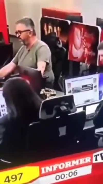 Priznali su da su koristili zvučni top. Teroristička organizacija SNS proslavlja korišćenje zvučnog topa na srpski narod tokom odavanje počasti nastradalima. Delite dalje da svi vide. Priznali su da su ga koristili!!!!!