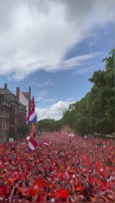 Polskis, don't worry. Our invasion today will be much more fun than when Hans did it...