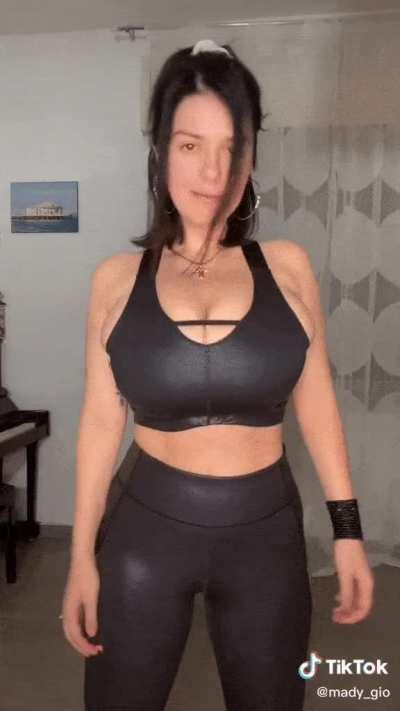 tiktok mady gio latex