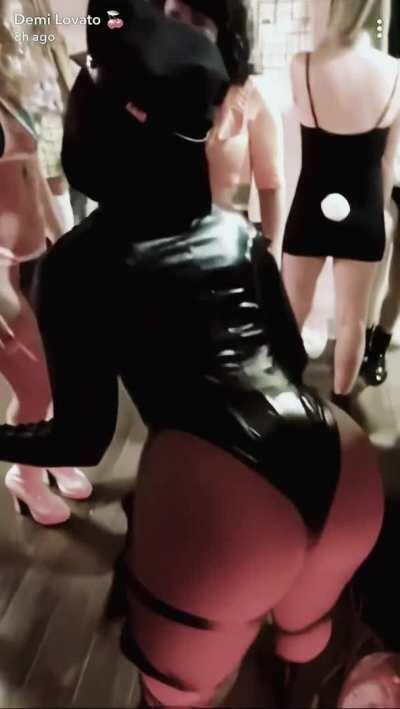 Cumming so hard for Demi Lovato in the best Halloween costume ever