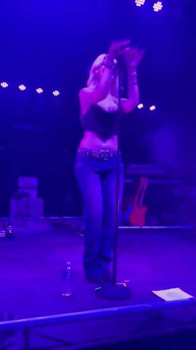 I'm sorry but it looks like she's pumping and thrusting and it's making me lose my mind!