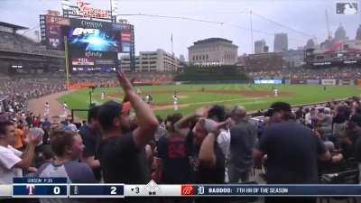 [Highlight] [Highlight] Akil Baddoo takes Kyle Gibson deep to right field. He leads the Tigers in wRC+ and fWAR at age 22.