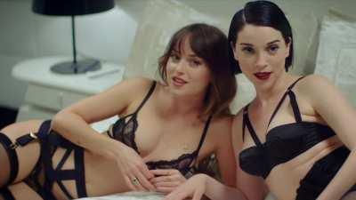 Dakota Johnson & St Vincent looking sexy af in 