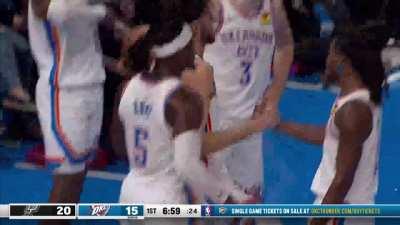 [Highlight] Victor Wembanyama drives through Chet Holmgren for the and-1 (with replay)