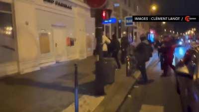 Paris : This policeman shoots into a poor man just before yelling 