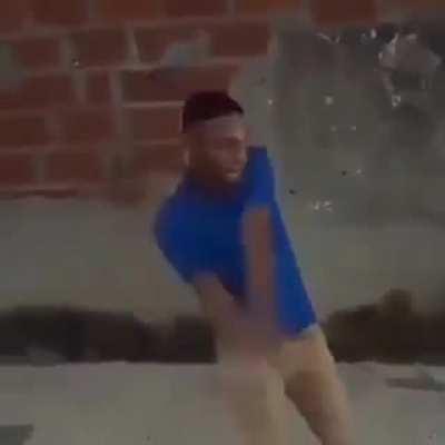 o cara volta no tempo