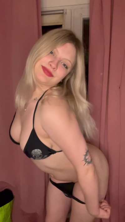 I feel like teasing you when I'm in this swimsuit