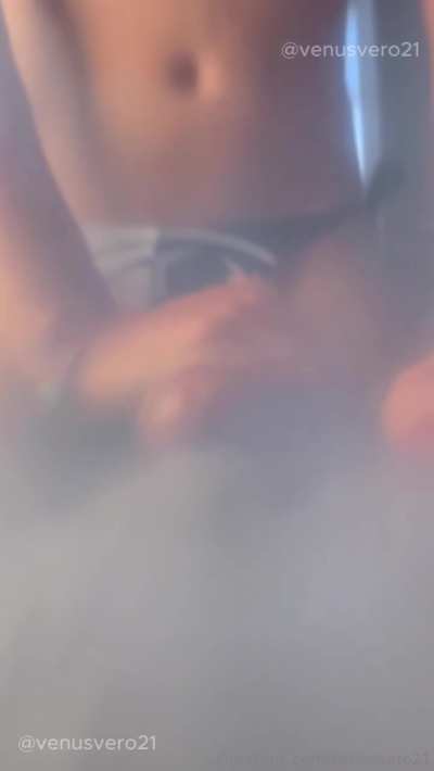 Leave an emoji behind if you're down to be my partner...