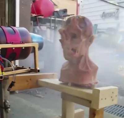 Effect of a jet engine on a human face 