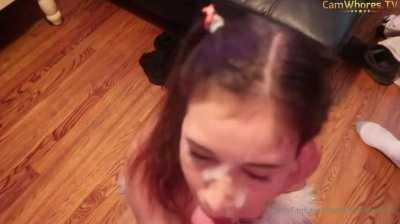 I get my cum slut face painted by 2 ;)