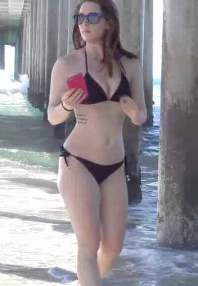 Jellybeannose sexy at the beach