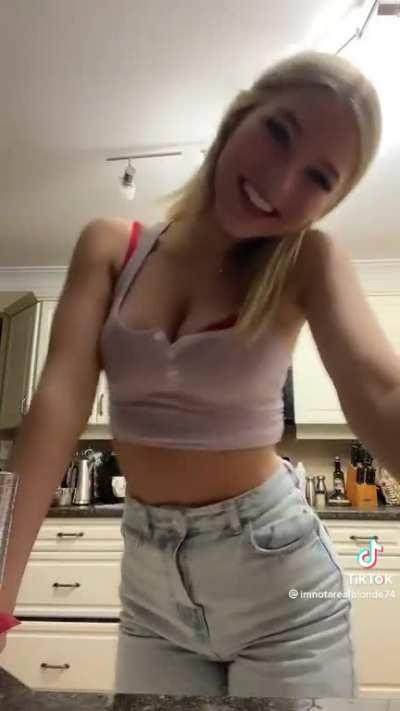 Imnotarealblonde74
