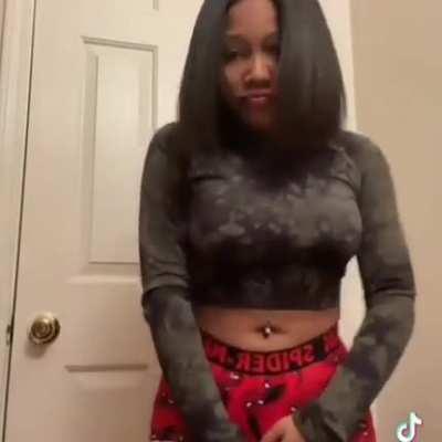 I like when she put her hands on the door like that ...that shit sexy 🤤