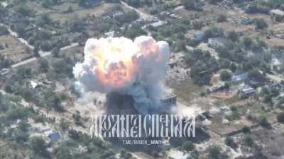 Ru pov: ODAB 1500 strike on Ukrainian positions