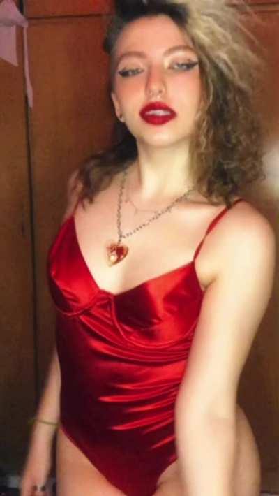 not many people like my posts maybe my body isn’t the best on here but i’m confident anyway🥰