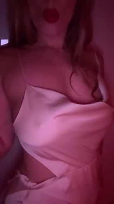 Come eat cherries with me… Link below 🍒