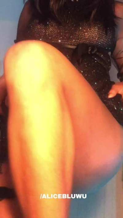 I love this glittery dress 😍😍😍