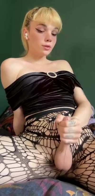 Can i be your ideal GF even though i am trans?