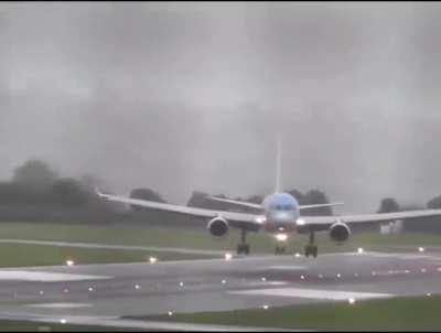 A skilled pilot landing diagonally in 40 knot wind.