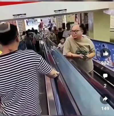 How weebs greet each other