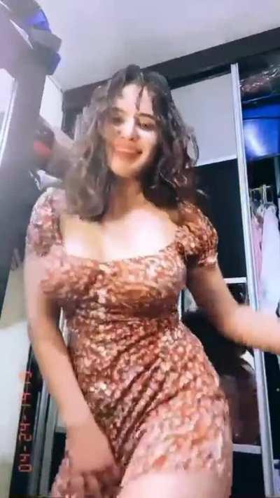 [asking sauce] who is she