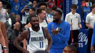 [Highlight] Luka Doncic Buzzer Beater Leading To Half Time