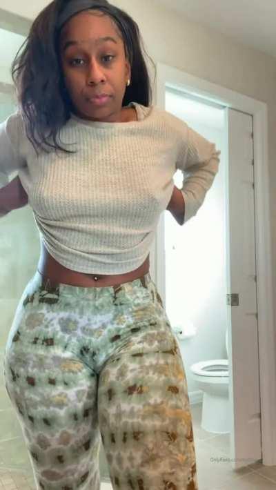 Ashli Get her Free F0lder Below👇