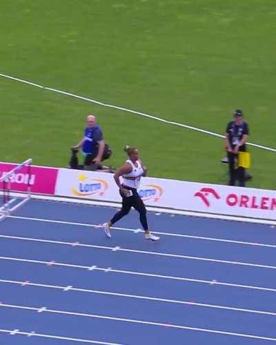 At the European Championships, two hurdlers from Team Belgium were injured and couldn't compete. Without any runners, Team Belgium would have been disqualified, so a shot putter stepped up and took their place. This is what team spirit looks like.