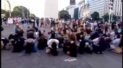 A pedido del publico: fans de BTS goes Metal