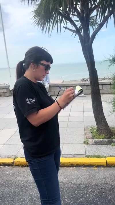 Escracharon a una inspectora municipal marplatense por abuso de autoridad