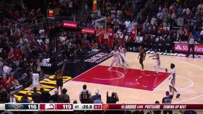 [Highlight] Trae finds Collins with a pinpoint cross court pass for the dagger in OT