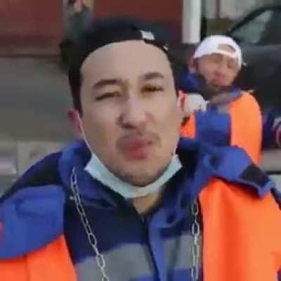 Пусть пестнья будет :)