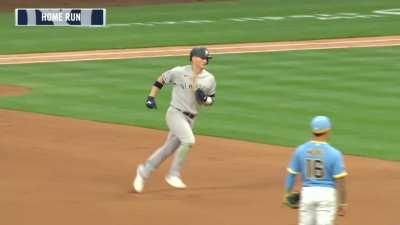 [Highlight] [Highlight] Josh Donaldson's solo home run bounces off the fair pole to tie the game in the top of the ninth.