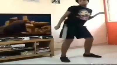 ponen 100 gecs en la joda