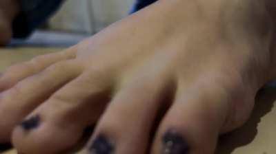 I looking for ant crush and a emerald 11 pillbug crush  if u have it dm me plz