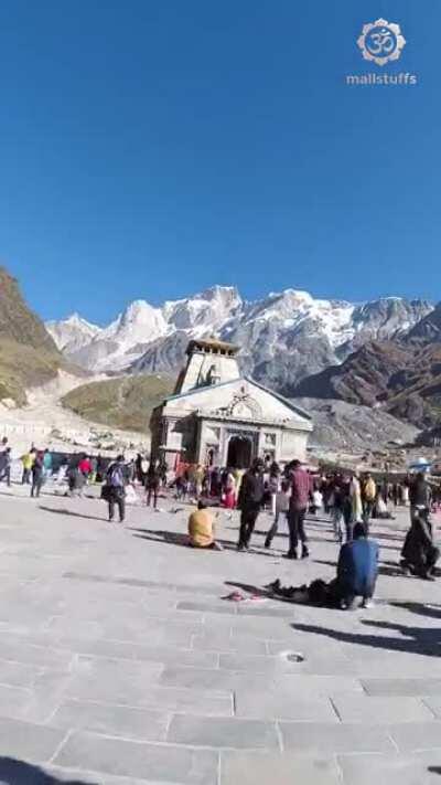 Beautiful 360 degree view of Kedarnath temple