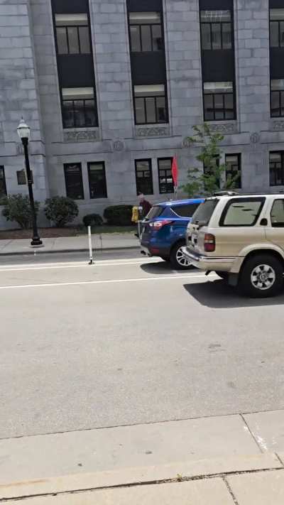 I experienced this while working near the capital in Madison, WI yesterday. Wifey said it belongs here