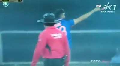 This reminds me of a famous run-out in IPL...