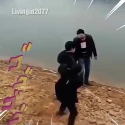 I am banned from r/shitpostcrusaders so if anyone find this post please repost (tag me)