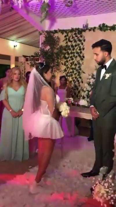 Su boda, su vestido.