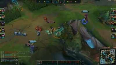 Illaoi dodges Sett's ult