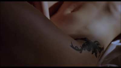 Gina Gershon and Jennifer Tilly in Bound (1996)