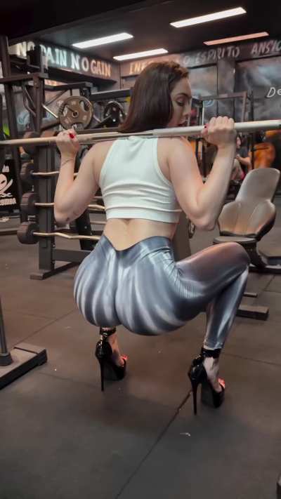 Can you squat in heels?