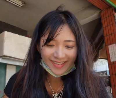 Wow Jinnytty's A Very Pretty Girl 😊